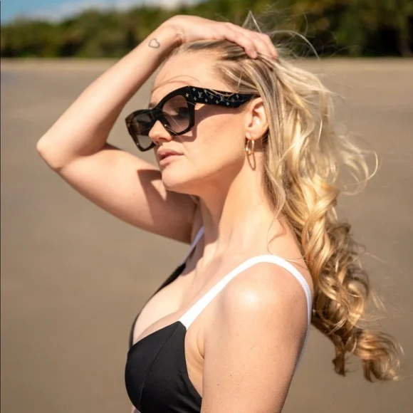 Karameleon Black and White "Mono" Bikini - Picture 3 of 9